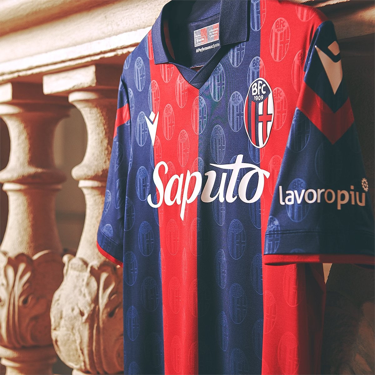 PRIMERA EQUIPACIÓN BOLOGNA 2023/24