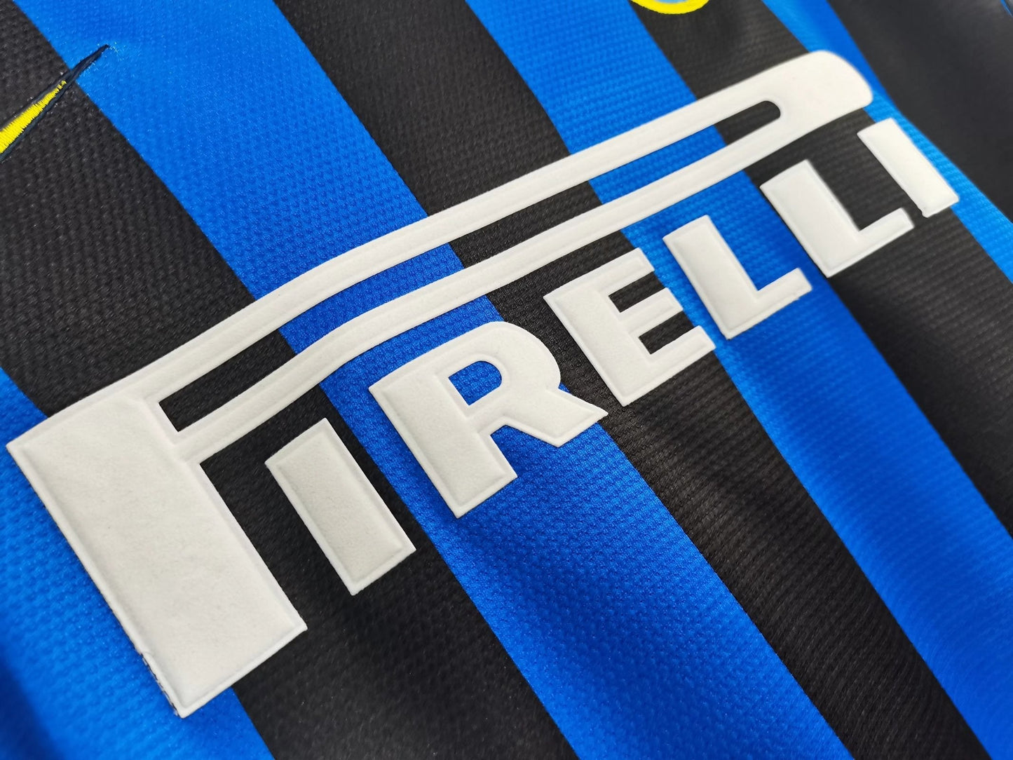 EQUIPACIÓN RETRO INTER DE MILAN 1998/99