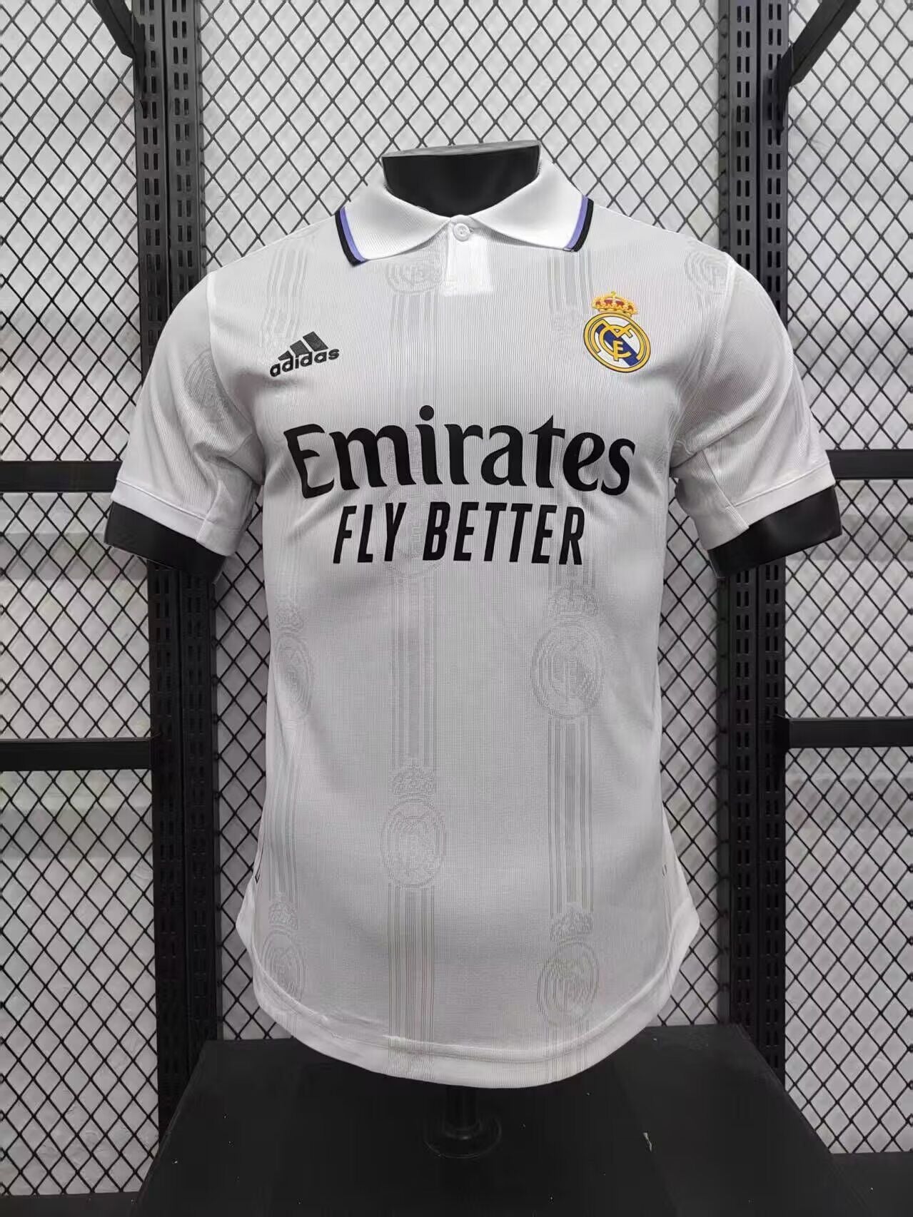 EQUIPACIÓN RETRO REAL MADRID 2022-23