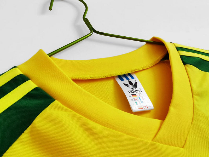 EQUIPACIÓN RETRO GALES 1982