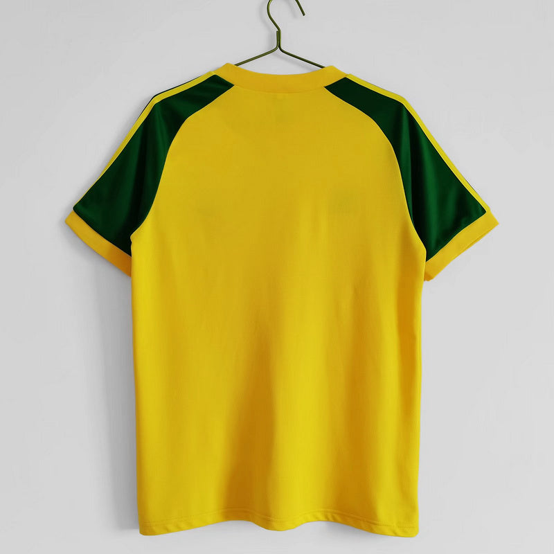 EQUIPACIÓN RETRO GALES 1982