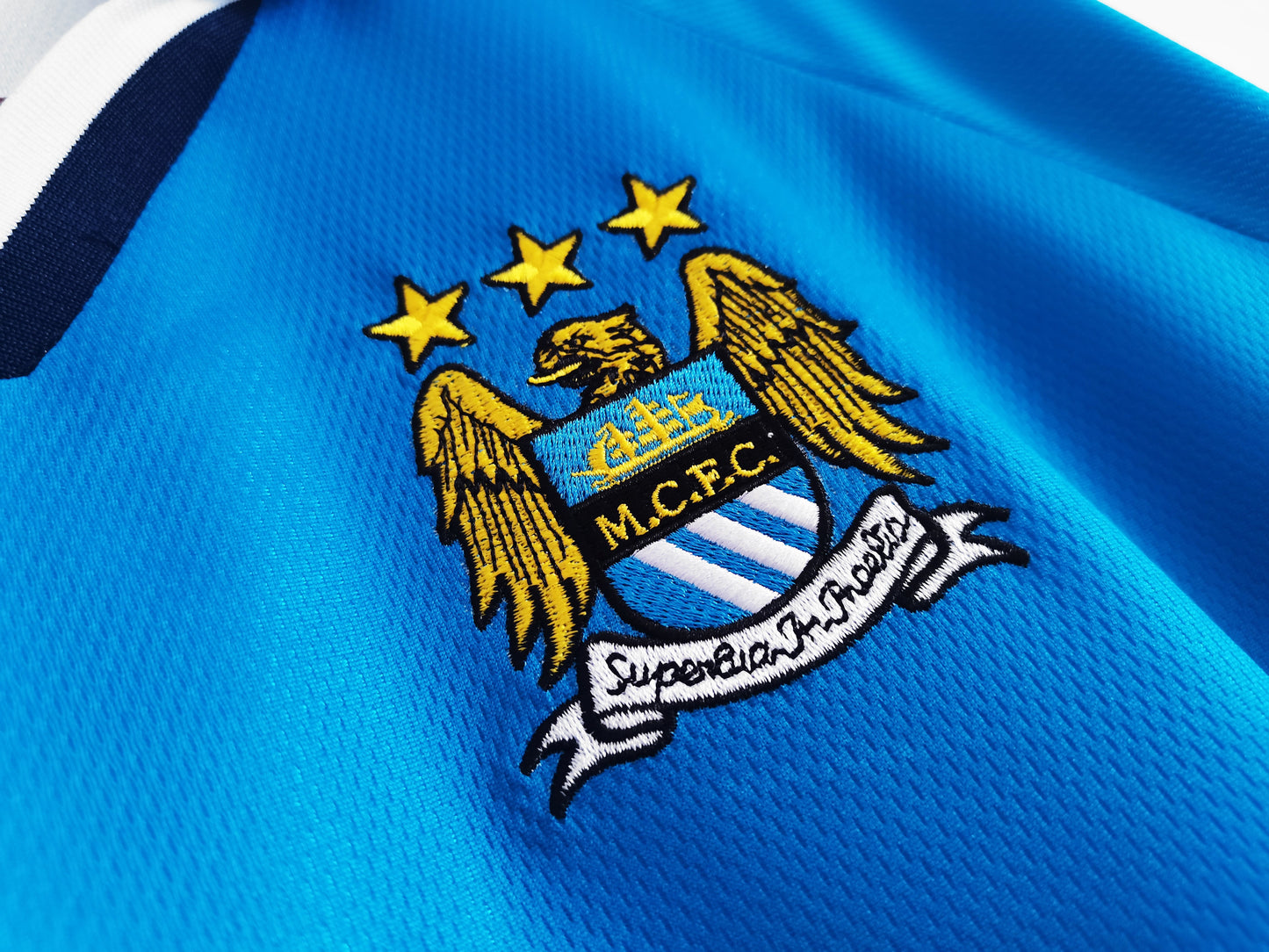 EQUIPACIÓN RETRO MANCHESTER CITY 1997-98