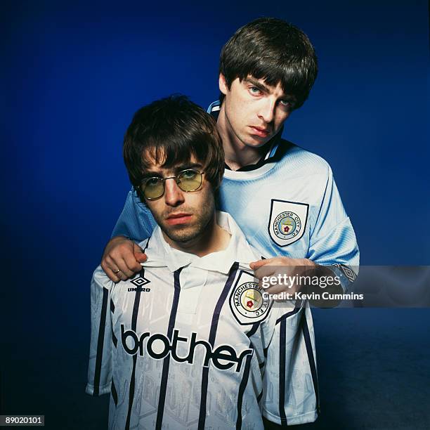 EQUIPACIÓN MANCHESTER CITY FT OASIS 2024-25