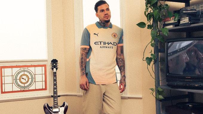 EQUIPACIÓN MANCHESTER CITY FT OASIS 2024-25