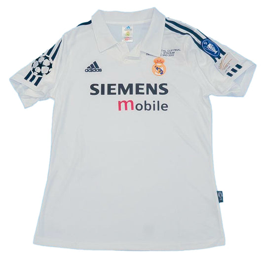 EQUIPACIÓN RETRO REAL MADRID 2002 (EDICIÓN FINAL INTERCONTINENTAL)